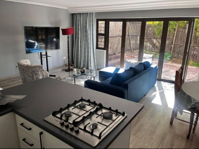 1 Bedroom Garden Cottage in Bryanston - Photo 5