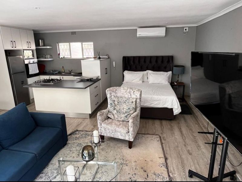 1 Bedroom Garden Cottage in Bryanston - Photo 1