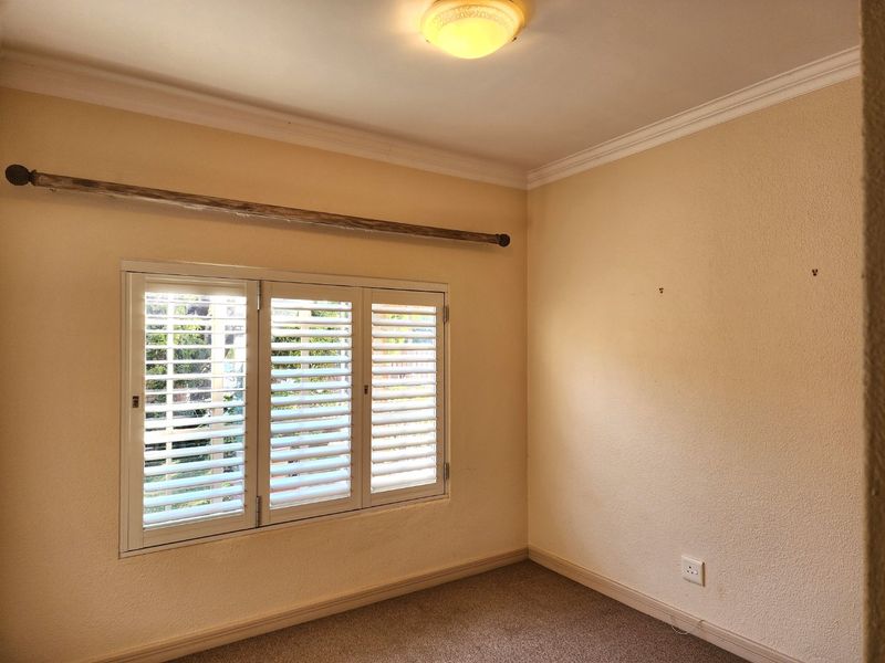 2 BEDROOM TOWNHOUSE IN FLAMWOOD - Photo 9
