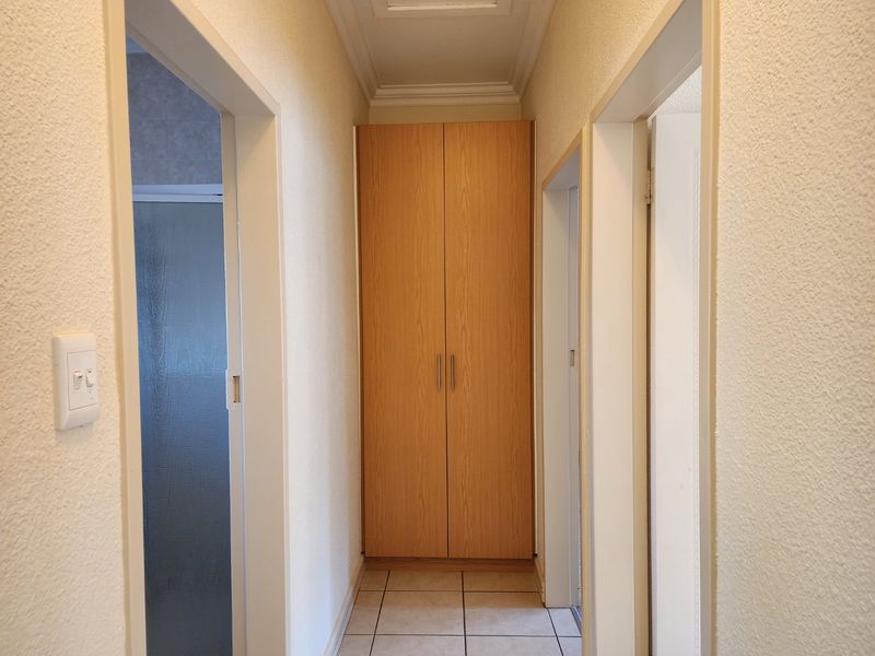 2 BEDROOM TOWNHOUSE IN FLAMWOOD - Photo 5