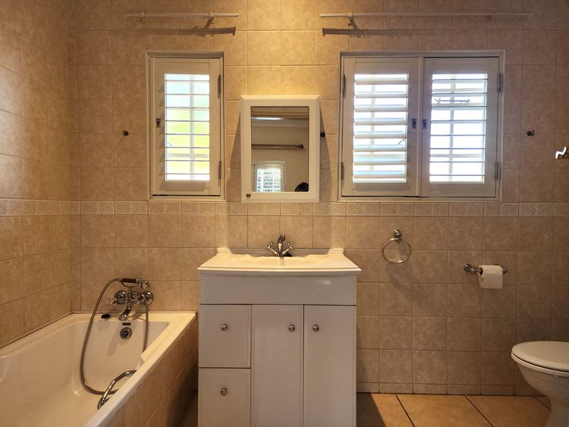 2 BEDROOM TOWNHOUSE IN FLAMWOOD - Photo 7