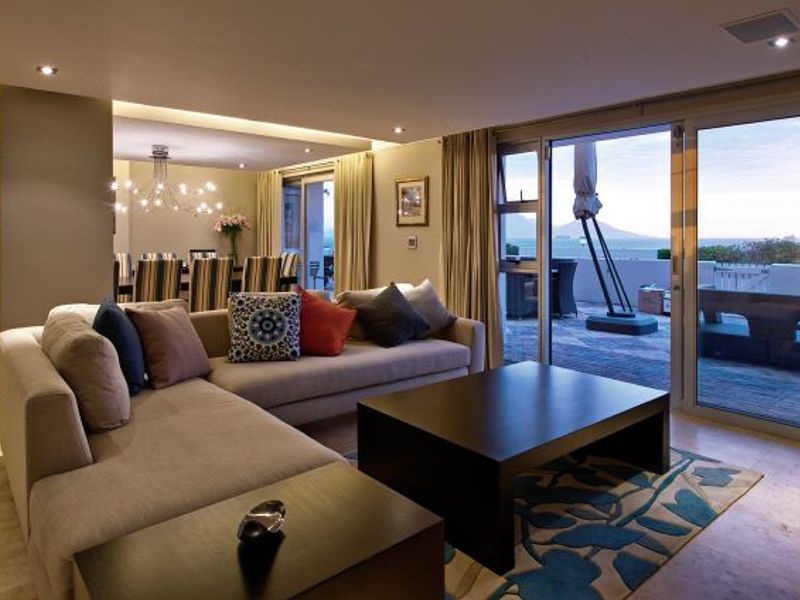 Sophisticated Coastal Living in a Prime Tableview - Photo 8