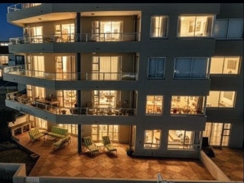 Sophisticated Coastal Living in a Prime Tableview - Photo 5