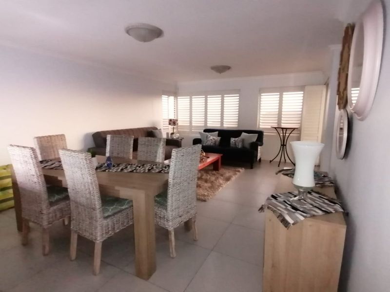 Sophisticated Coastal Living in a Prime Tableview - Photo 6