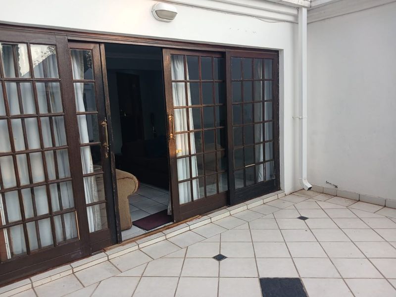 Spacious Halfway Gardens Family Home to Rent - Photo 3