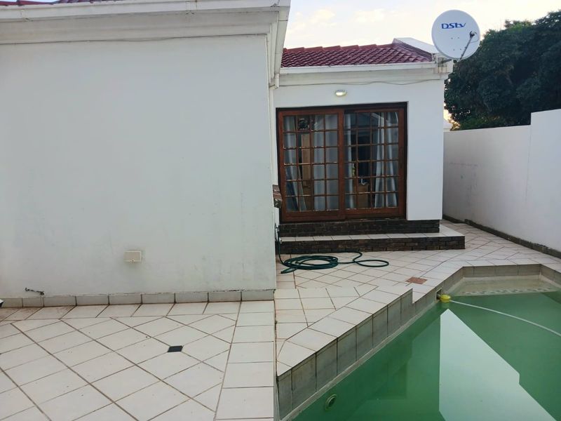 Spacious Halfway Gardens Family Home to Rent - Photo 2