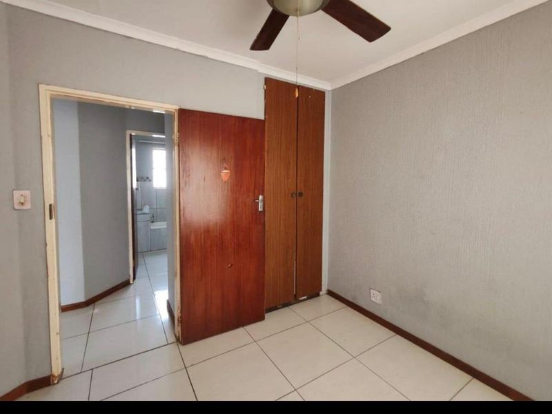 3 bedroom 2 bathroom with ensuite double garage house for rent in the orchards akasia - Photo 8