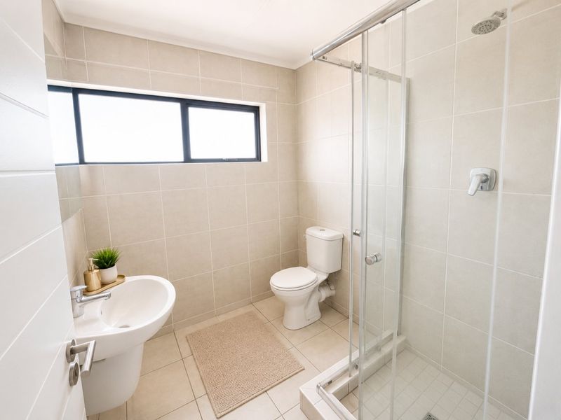 Modern Studio Apartment | Green Creek Lifestyle Estate | Perfect First Home or Investment - Photo 9