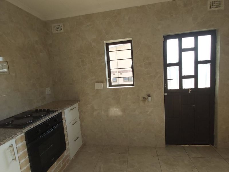 Family Home with Granny Cottage and Endless Potential !! - Photo 4