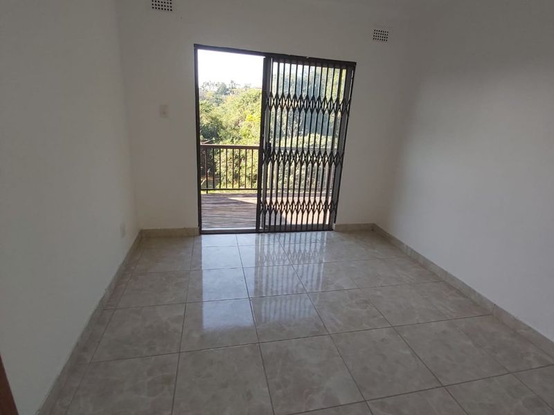 Family Home with Granny Cottage and Endless Potential !! - Photo 9