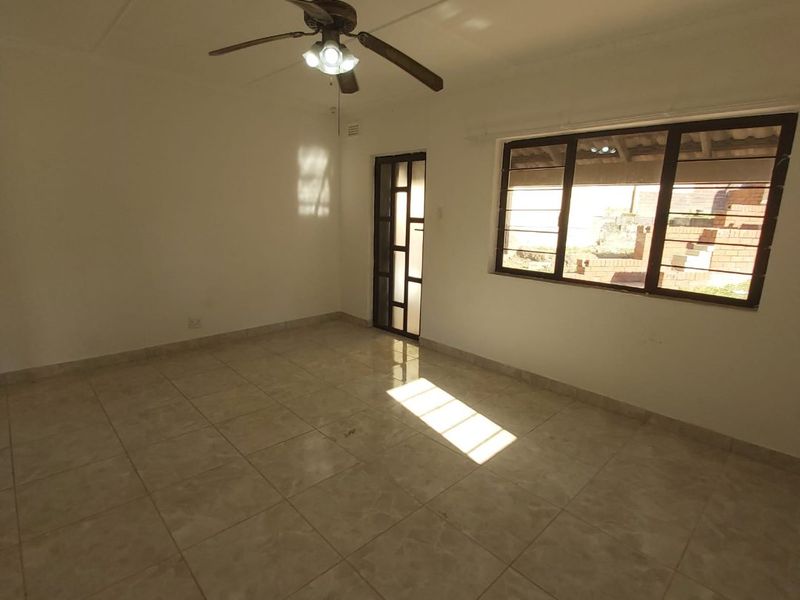 Family Home with Granny Cottage and Endless Potential !! - Photo 8