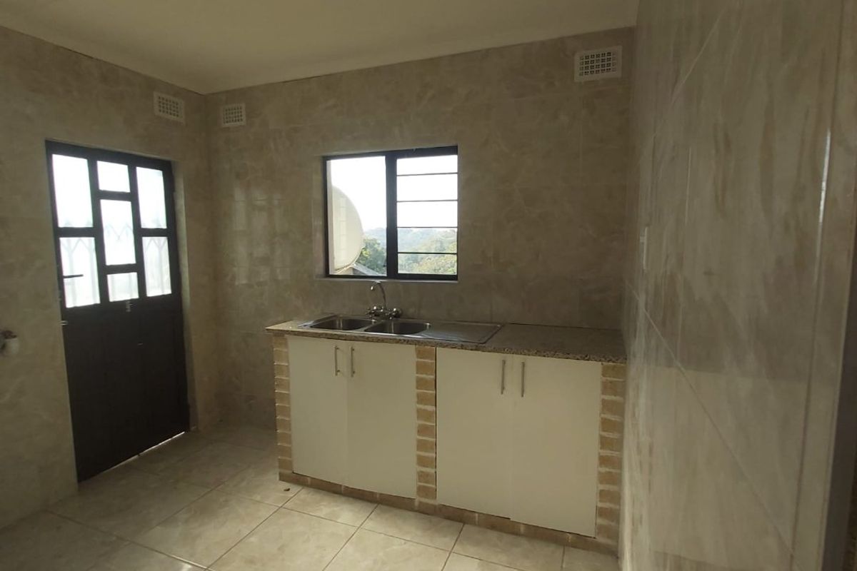 Family Home with Granny Cottage and Endless Potential !! - Photo 3