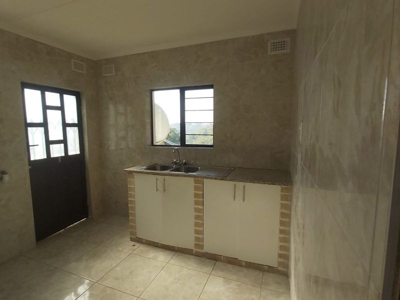 Family Home with Granny Cottage and Endless Potential !! - Photo 3