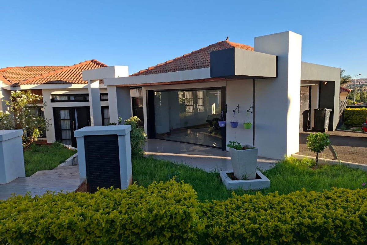 3 bedroom house with ensuite in elandspoort / capital view pretoria west - Photo 2