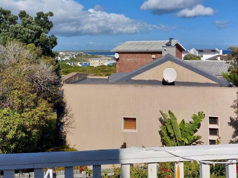 For Sale: 3-Bedroom Home with Flatlet in Sought-After De Kelders. - Photo 3