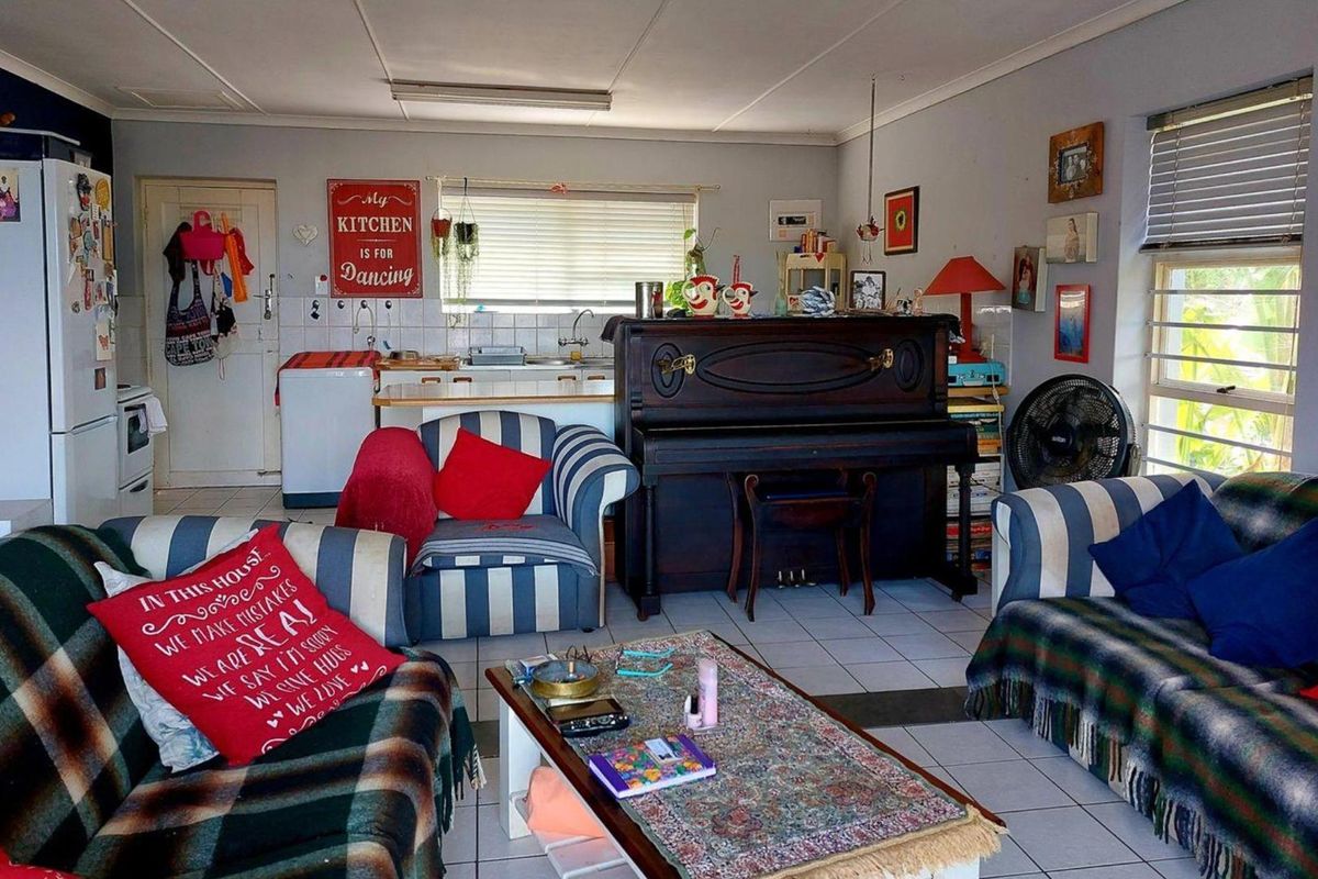 For Sale: 3-Bedroom Home with Flatlet in Sought-After De Kelders. - Photo 5