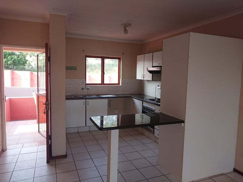 2 Bedroom Apartment / Flat for Sale in North Riding - Photo 3