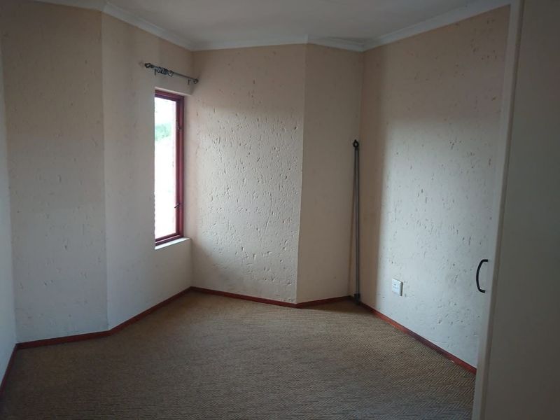 2 Bedroom Apartment / Flat for Sale in North Riding - Photo 6