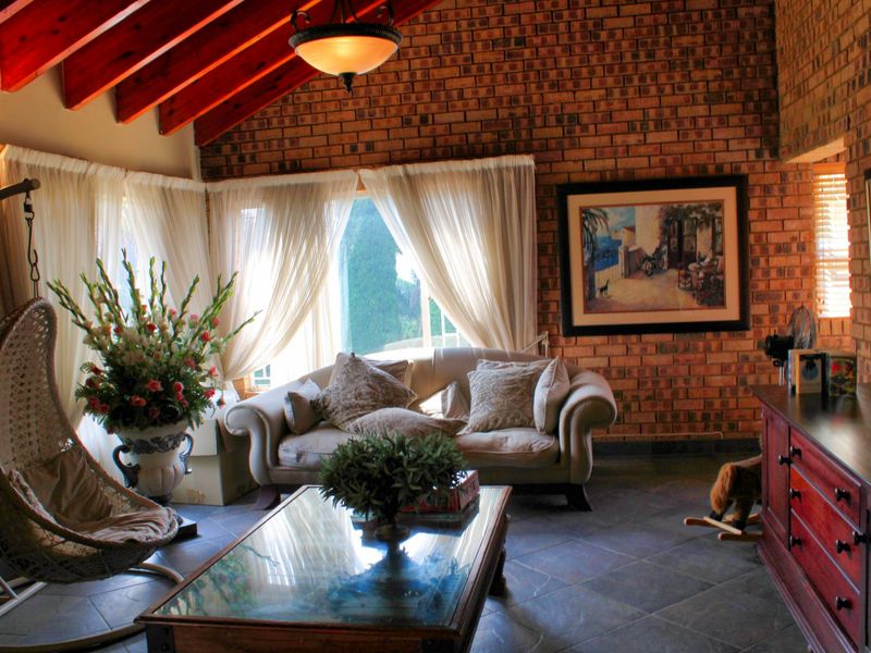 Elegant Space, Effortless Living, with Exceptional Potential in Moreleta Park - Photo 6