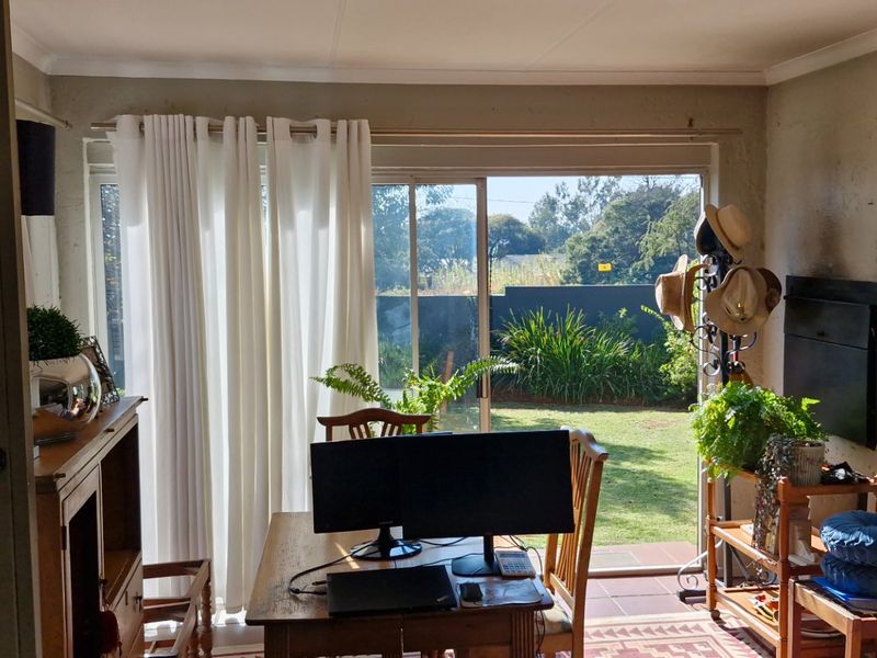 Stylish Family Living With Exceptional Comfort Awaits - Photo 4