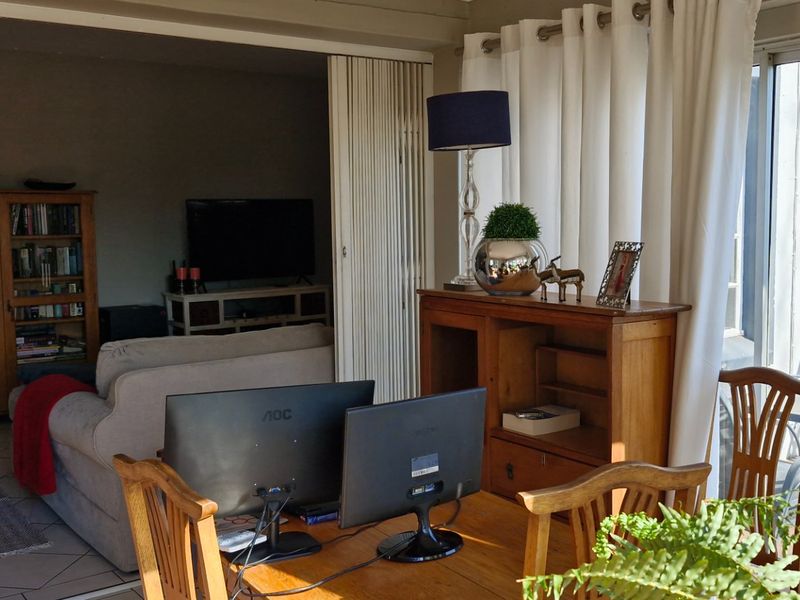 Stylish Family Living With Exceptional Comfort Awaits - Photo 5