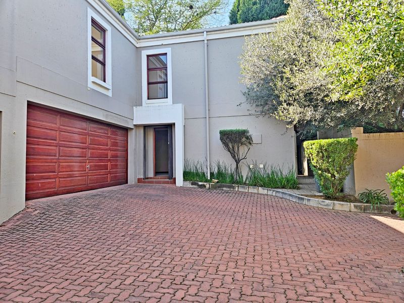 Upmarket 3-Bedroom Townhouse for Sale in Bryanston, Sandton - Photo 1