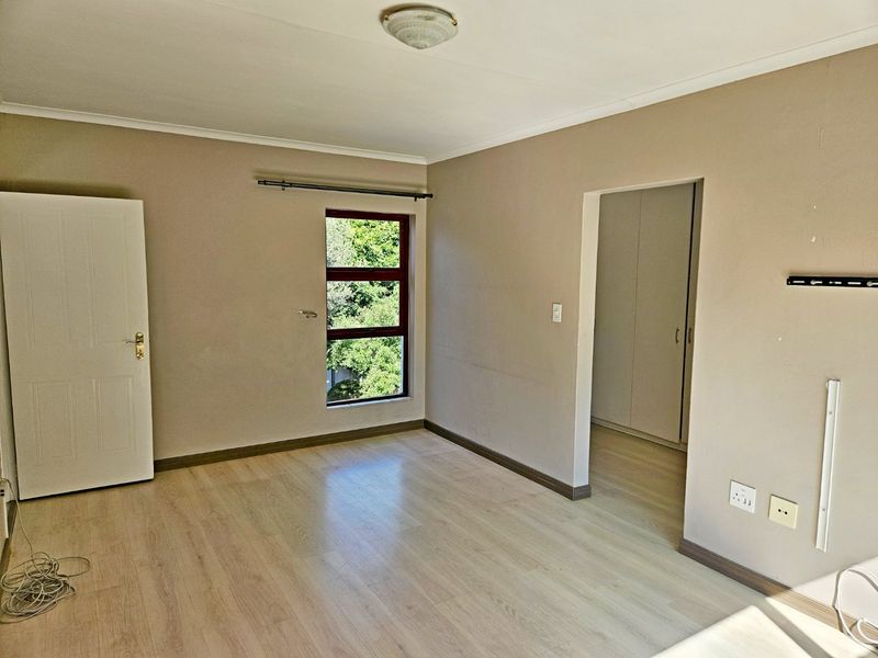 Upmarket 3-Bedroom Townhouse for Sale in Bryanston, Sandton - Photo 9