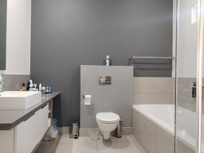 Sophisticated Cosmopolitan Living: An Elite Ground-Floor Sanctuary at The Capital On Bath - Photo 10