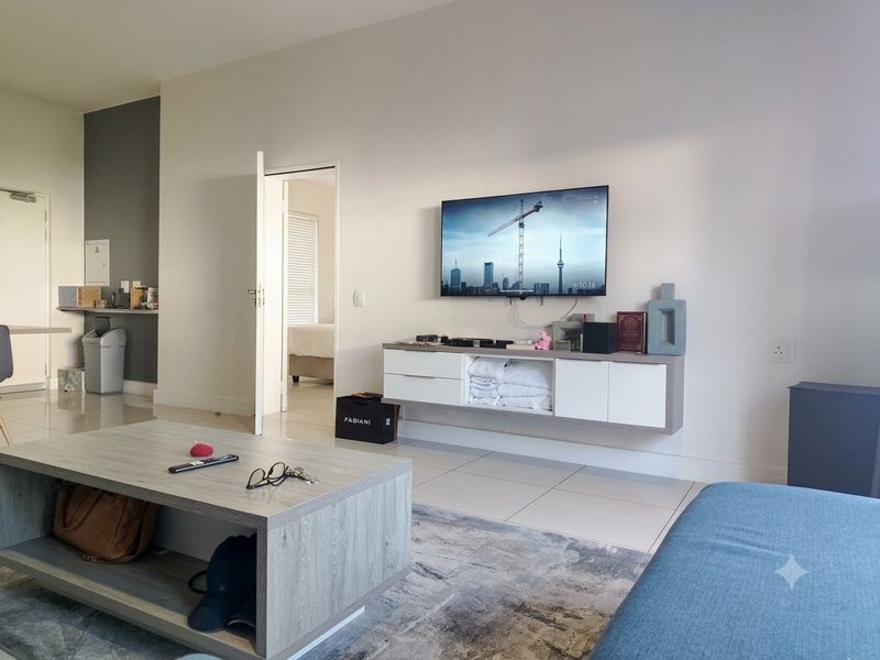 Sophisticated Cosmopolitan Living: An Elite Ground-Floor Sanctuary at The Capital On Bath - Photo 5