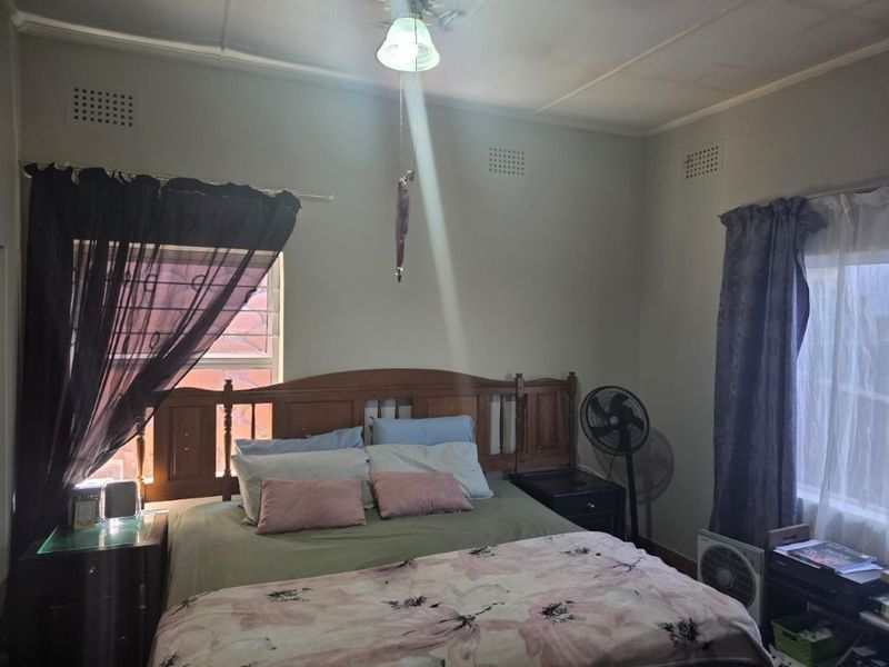 Coastal Living with Income Potential – 3 Bedroom Home with Sea Views in Uvongo - Photo 9