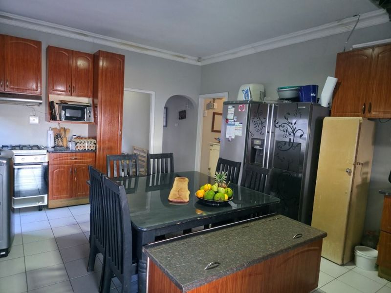 Coastal Living with Income Potential – 3 Bedroom Home with Sea Views in Uvongo - Photo 7