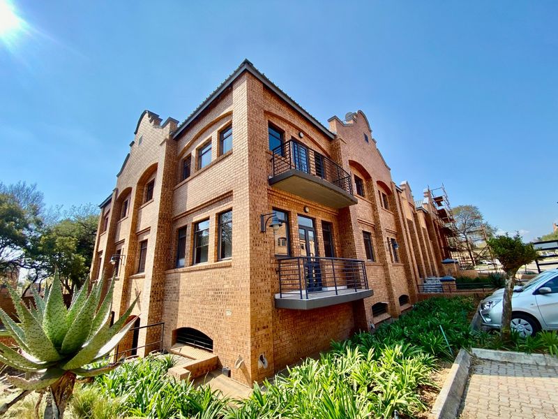 Prime Office Building Available In Faerie Glen - Photo 2