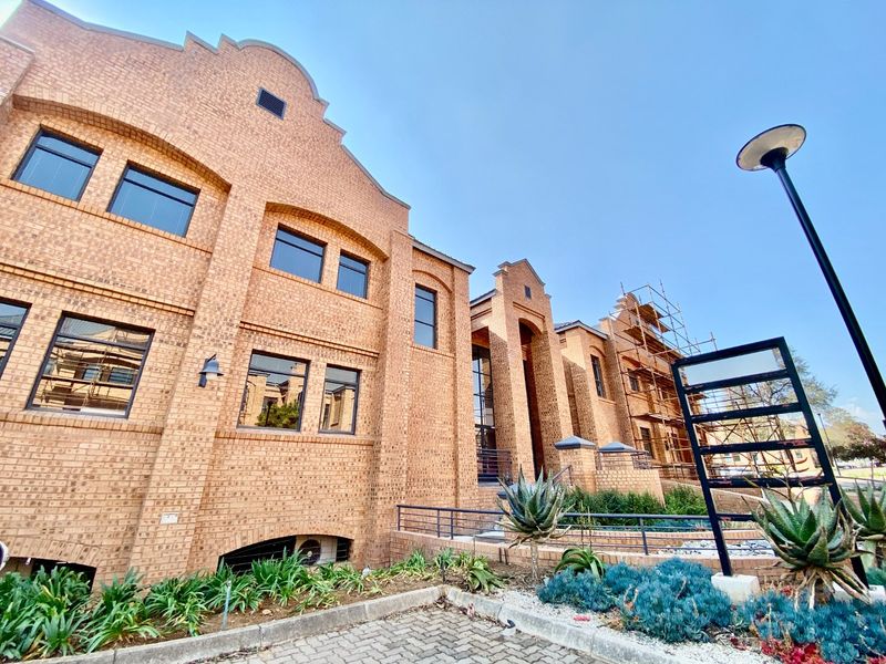Prime Office Building Available In Faerie Glen - Photo 4