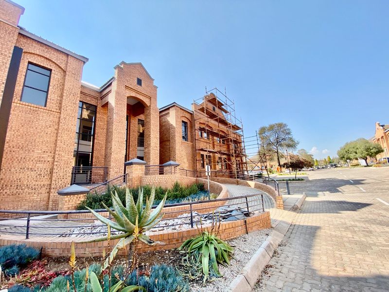 Prime Office Building Available In Faerie Glen - Photo 1