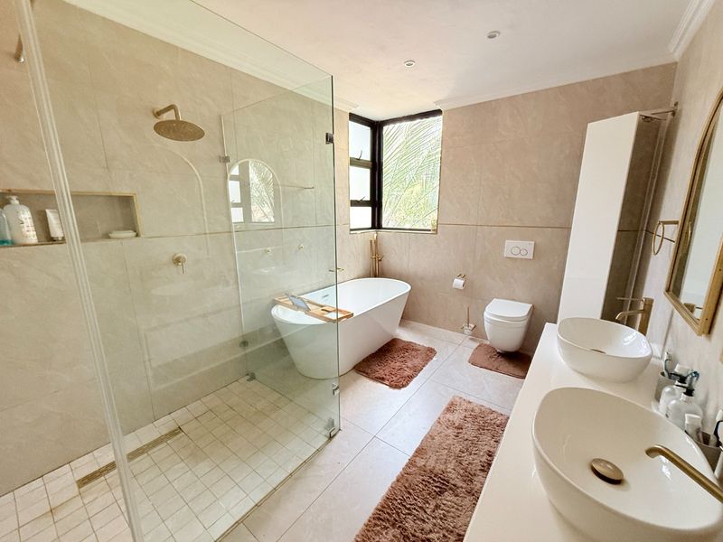 Semi furnished 5 Bedroom House on the Fairway. - Photo 7