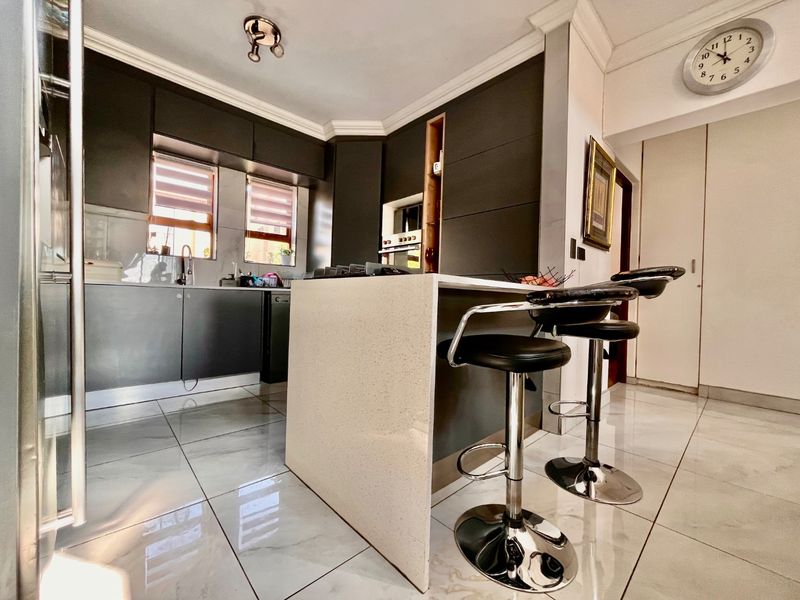 3 Bedroom Duplex Available for Rent - Photo 2