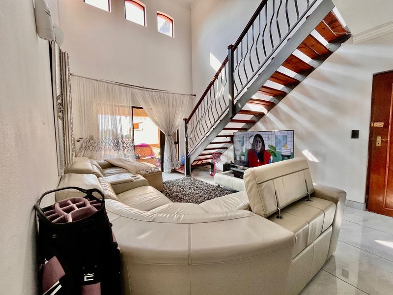 3 Bedroom Duplex Available for Rent - Photo 9