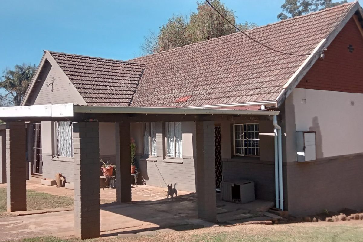 4 Bed House in Lester Park for Sale - Photo 2