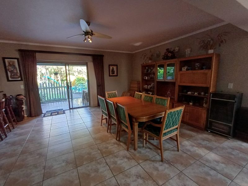 4 Bedroom home with double garage and landscaped garden - Photo 7