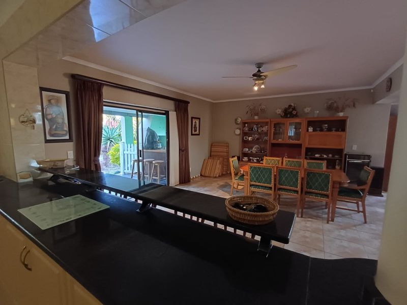 4 Bedroom home with double garage and landscaped garden - Photo 8