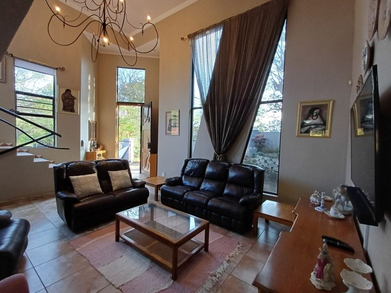 4 Bedroom home with double garage and landscaped garden - Photo 6