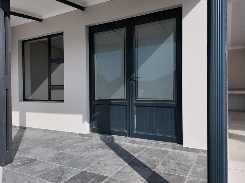 Newly Built house in Still Bay West - Photo 2