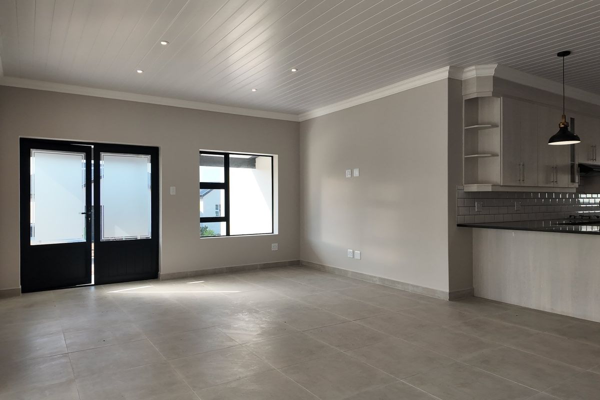 Newly Built house in Still Bay West - Photo 3