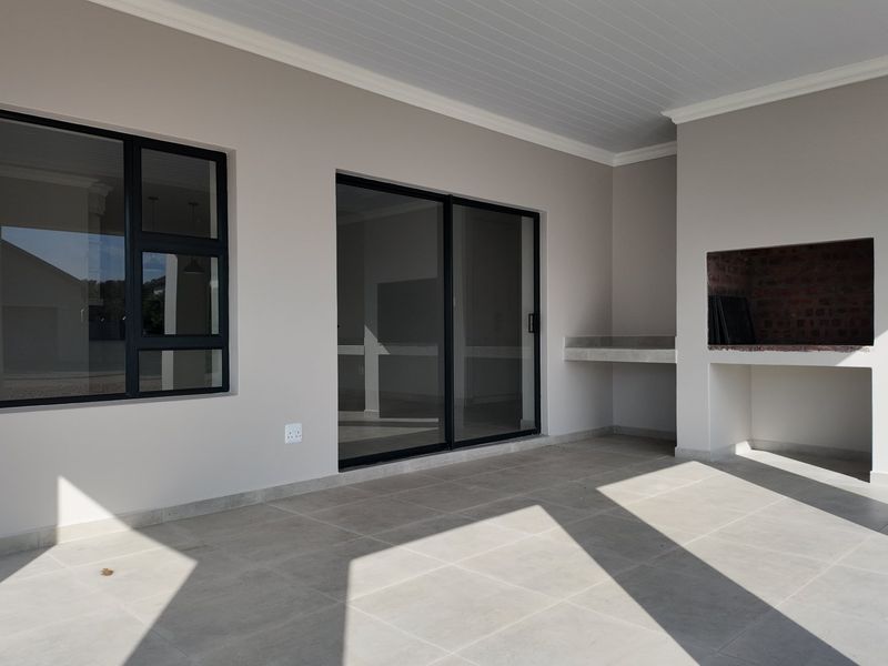 Newly Built house in Still Bay West - Photo 5