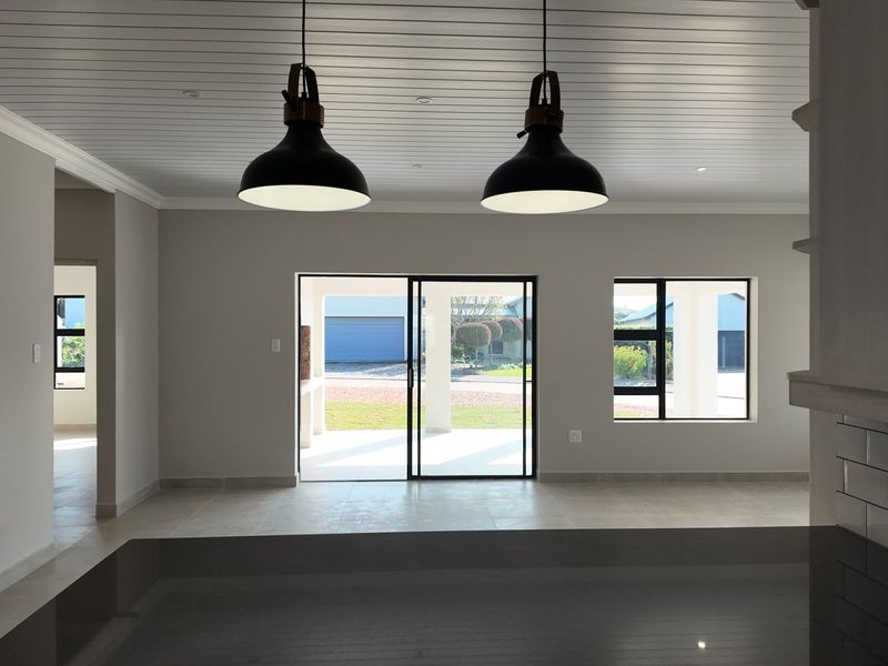 Newly Built house in Still Bay West - Photo 9