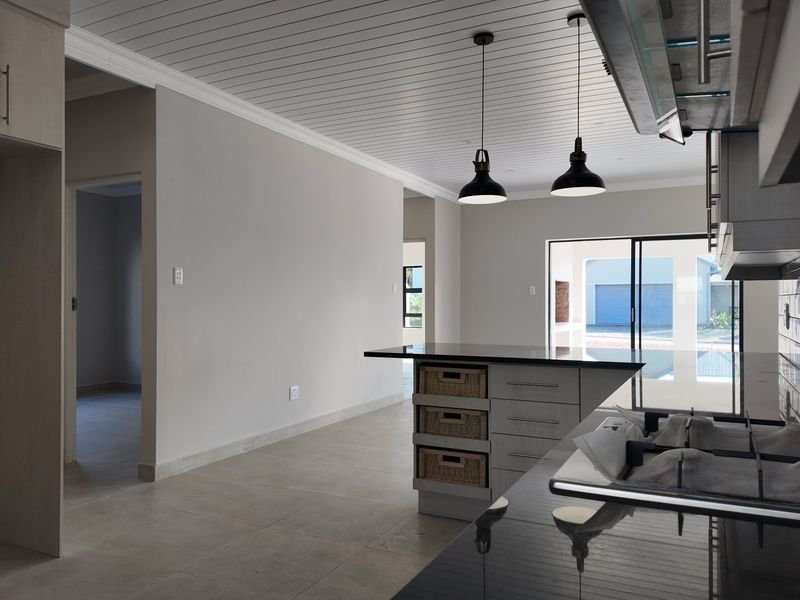 Newly Built house in Still Bay West - Photo 7