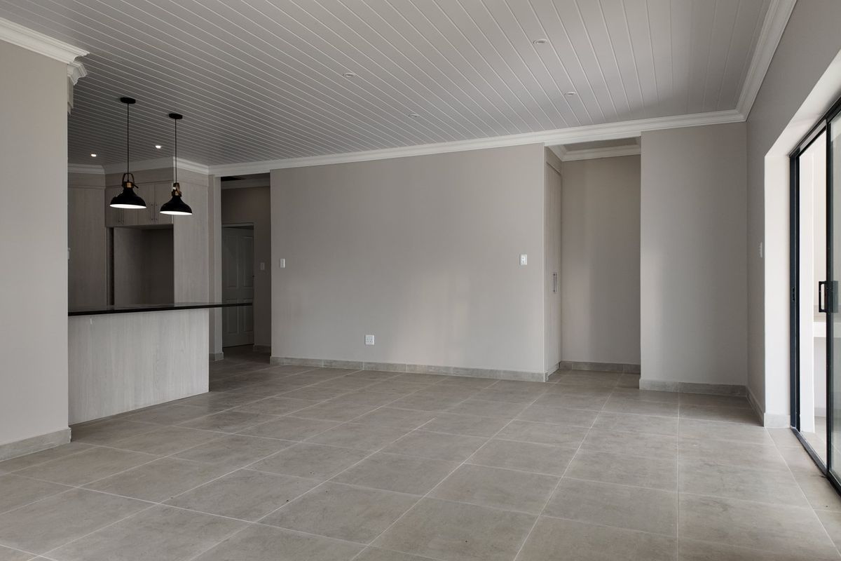 Newly Built house in Still Bay West - Photo 4