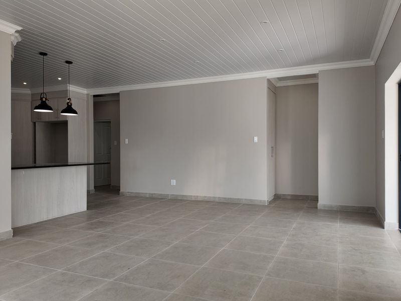 Newly Built house in Still Bay West - Photo 4
