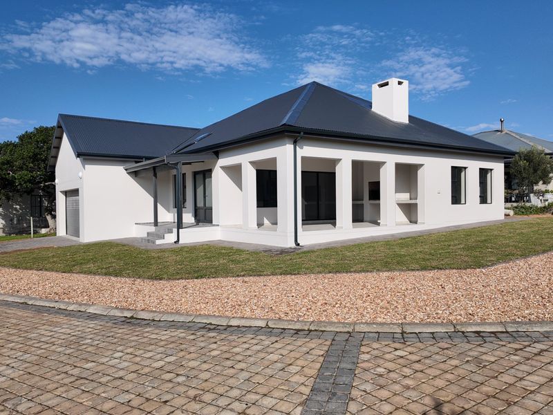 Newly Built house in Still Bay West - Photo 1