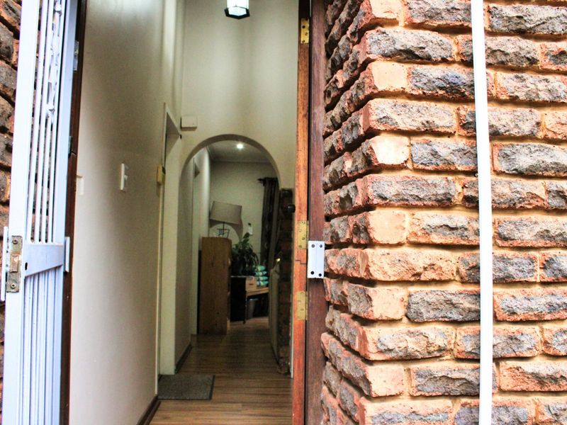 Prime Corner Stand with Dual Access in Sought-After Garsfontein - Photo 4